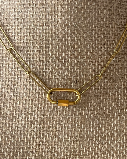 The Loulàlà City Style Statement Lock Essential Necklace * gold-toned