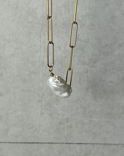 Vienna Heritage Necklace * gold toned
