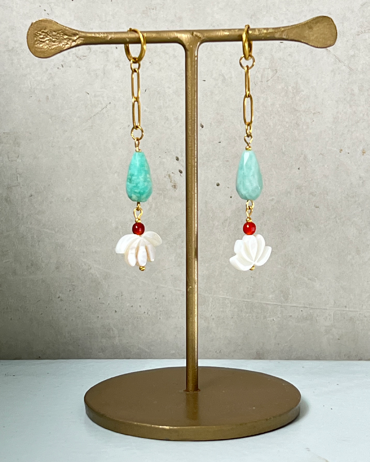 Dancing Lotus * EARRINGS * gold-toned